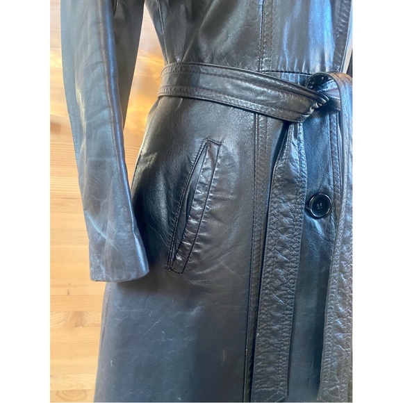 *SOLD* Vintage leather coat/trench - Picture 5 of 12